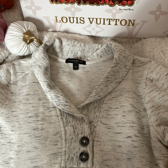 Banana Republic Mens Pullover - Picture 3 of 4